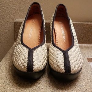 NWOT. Heels by Bernie Mev